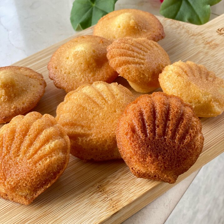 焦がしたバター香るマドレーヌ パリの味っぽい レシピ 作り方 By ゆみたろう 目指せ細マッチョ 楽天レシピ